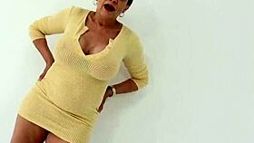 Busty mature lady sonia has such a filthy mind