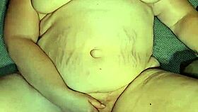 Eating pussy to taste her juice 😋