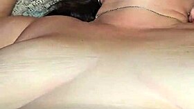 Eating pussy to taste her juice 😋