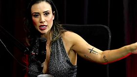 Sempre Foi Exibida é Sensual na Internet Aproveitou Todas as Oportunidades e o Teste de Fidelidade - Taluane Boom Watch on Sheer Red