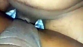 Kenyan Girl Shows Squirting