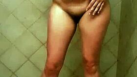 Gran Culo Se Mueve en la Ducha