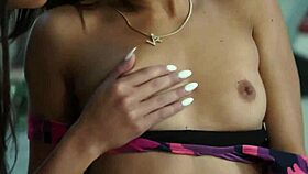 Adorable lesbians licking before hot tribbing 😘👅