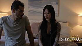 Why can't my boyfriend fuck like this goth girl wonders?