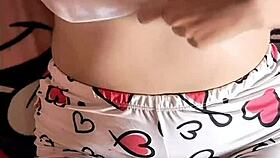 chica gets so hot watching porn video 😈