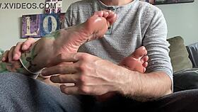 Hey lucky guy rubs those sexy oiled feet 😍 full fetish massage
