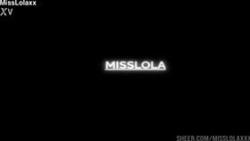 Sensual latina teases her juicy pussy with dildo on bed 😘