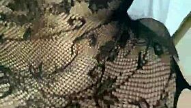 BIG ASS MATURE IN LINGERIE CRAVES YOUR HOT CUMSHOT!