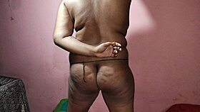 Hey boyfriend presses Tamil teacher's big juicy boobs 😍🍈