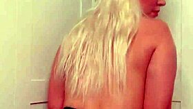 blondie fesser twerks her huge ass with dildo blowjobs and super wet solo masturbation