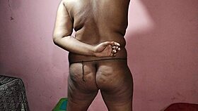 Hey boyfriend presses Tamil teacher's big juicy boobs 😍🍈