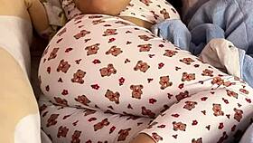 I love farting loud on the bed so natural and chubby