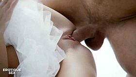 Sexy ballerina Vinna Reed's passionate outdoor fuck