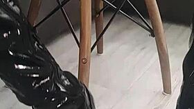 Veve pops balloons sharp in latex stockings 🎈💥