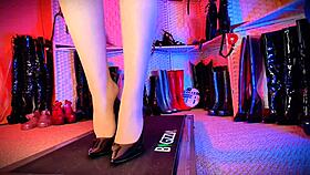 hey boss watch my daily treadmill tease in leggings at the office