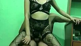 Mexican goddess bounces her juicy ass with powerful sentones rhythm