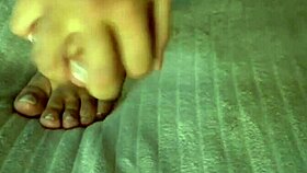 I love my girlfriend's beautiful little 18+ feet so much 😍👣💦