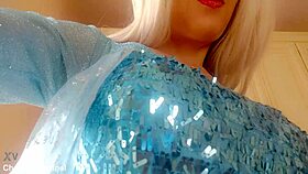 Elsa cosplay queen delivers ultimate body pleasure