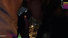 brigou com o marido e chupou o primeiro pau na praça