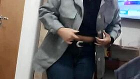 Safada redhead teases hubby then invites neighbor to shave wet pussy 😈💦