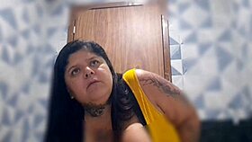 Mary Jhuana má priateľa čo diaľkovo ovláda hračku na ulici