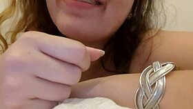 oi amor quer punhetar guiada por essa bunda brasileira safada?