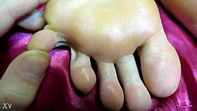 2 hot cumshots dripping on sexy soles and toes 💦👣