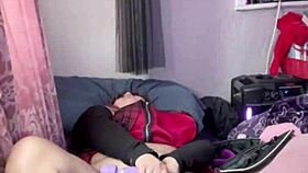 bbw babe fingers her fat pussy while moaning loud 😈💦