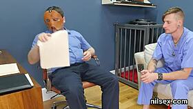 Брутальная анальная терапия долбит тугую жопу шлюховатой сучки