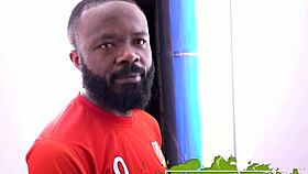 beth's latin curves quake meeting massive black cock first time