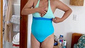 Latina milf flashes on beach masturbates begging for my cock 😏🏖️🍆💦