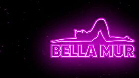 Watch this hot blonde tease her clit right on the public beach?