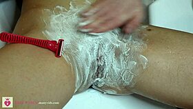 close-up shaving transforms hairy beavers into smooth shaved pussies foam-free