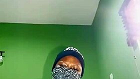 i was so horny i jus had to play with my pussy