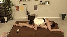 Amateur asian babe in homemade massage turns into quick steamy fun part 3 😏