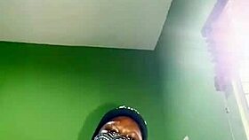 i was so horny i jus had to play with my pussy