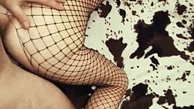 i fuck this skinny milf so good she cums hard