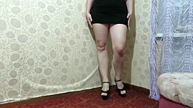 mature milf flaunts plump legs heels pedicure fetish 👠🍑