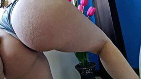 huge cumshot fills her mouth overlooking stunning vista