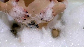 Milf gapes ass deep sucking huge rubber cock sensually.