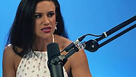 Penny Barber reveals up close milf orgasm secrets in solo masturbation frenzy