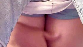 me masturbating at work hiding from boss 😏💦🔥