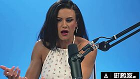 Penny Barber reveals up close milf orgasm secrets in solo masturbation frenzy