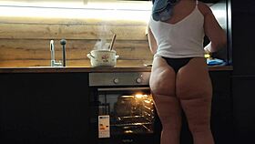 Damn look at that pawg shaking her fat curvy ass in kitchen panties homemade amateur heat!