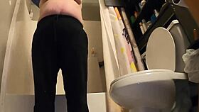 Sexy bbw blasts massive squirt in bathroom mirror play 🔥💦