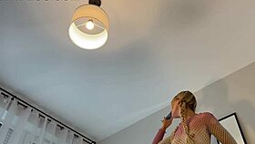 Skinny raver girl's sexy ass shake drives me wild