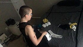 i'm bald ignorin ya foldin laundry konmari