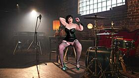 carmen the bbw milf deepthroats cock eagerly