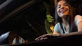 me chupando la verga a un desconocido en la via publica