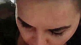 hey kandy kane shakes those curves 😍🍑